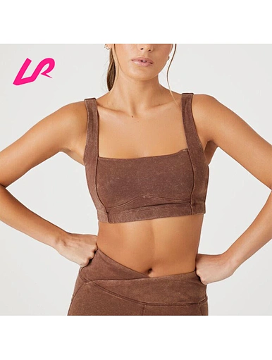 Cover up in style with our square neckline bra. Designed for comfort and support, it's a must-have for any workout wardrobe. Shop now and stay ahead of the trend.